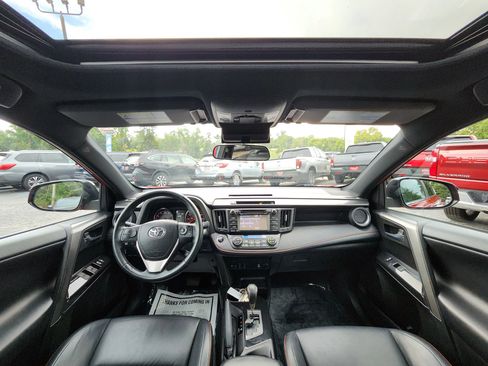 Used 2016 Toyota RAV4 SE image 9