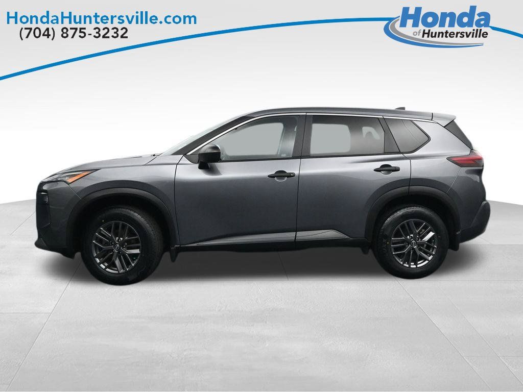 Used 2023 Nissan Rogue S AWD/4WD image 9