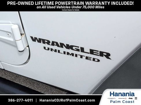 Used 2017 Jeep Wrangler Unlimited Rubicon w/ Connectivity Group AWD/4WD image 13