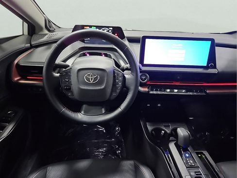 Used 2023 Toyota Prius Prime Premium FWD image 5