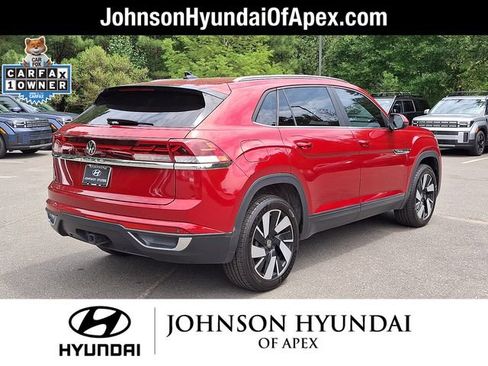 Used 2024 Volkswagen Atlas Cross Sport SE w/ Panoramic Sunroof Package FWD image 21