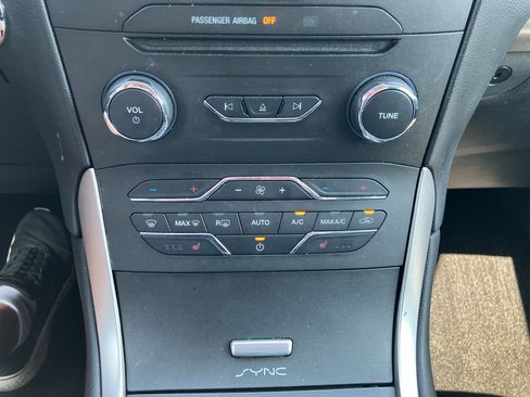 Used 2017 Ford Edge SEL w/ Equipment Group 201A FWD image 19