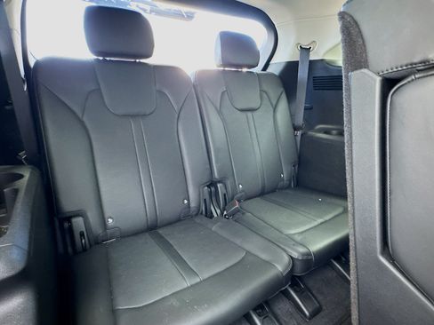 Used 2025 Kia Sorento S w/ Panoramic Sunroof Package FWD image 19