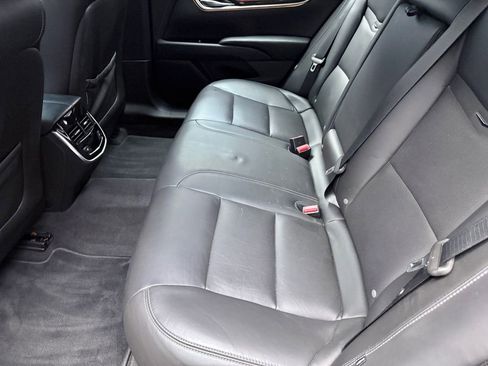 Used 2013 Cadillac XTS Luxury image 13