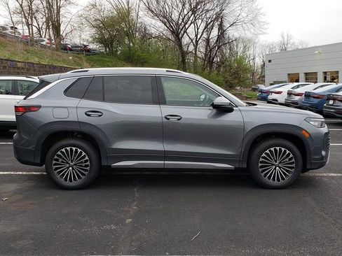 New 2026 Volkswagen Tiguan S AWD/4WD image 2
