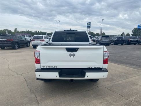 Used 2024 Nissan Titan SV w/ SV Convenience Package AWD/4WD image 5