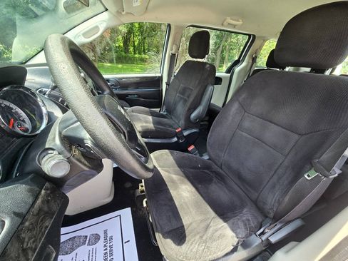 Used 2014 Dodge Grand Caravan American Value Package FWD image 21