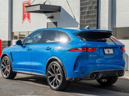 Used 2020 Jaguar F-PACE SVR image 36