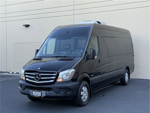 Used 2014 Mercedes-Benz Sprinter 2500 image 3