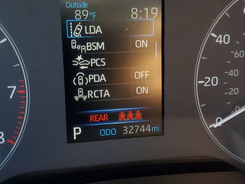 Used 2023 Toyota Corolla SE w/ SE Premium Package image 24