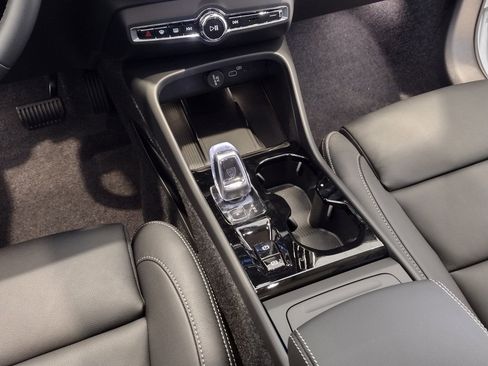 New 2026 Volvo XC40 B5 Plus w/ Protection Package Premier image 27