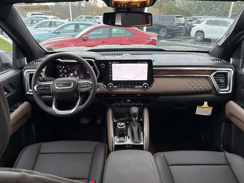 New 2026 GMC Canyon Denali w/ LPO, Denali Black Edition image 6