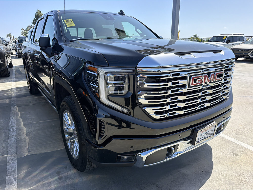 Used 2026 GMC Sierra 1500 Denali w/ Technology Package AWD/4WD image 3