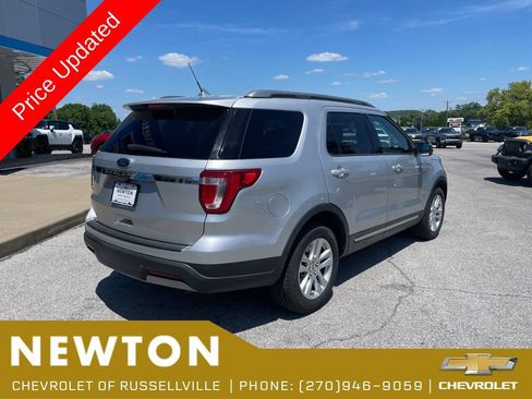 Used 2019 Ford Explorer XLT w/ Equipment Group 202A FWD image 42