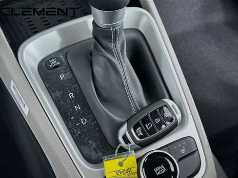 Certified 2026 Hyundai Venue SEL FWD image 24