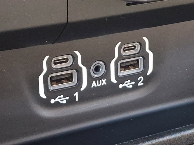 Used 2021 RAM 1500 Laramie AWD/4WD image 17