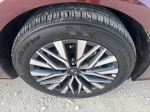 Used 2025 Nissan Altima 2.5 SV image 22