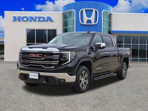 Used 2024 GMC Sierra 1500 SLT AWD/4WD image 7