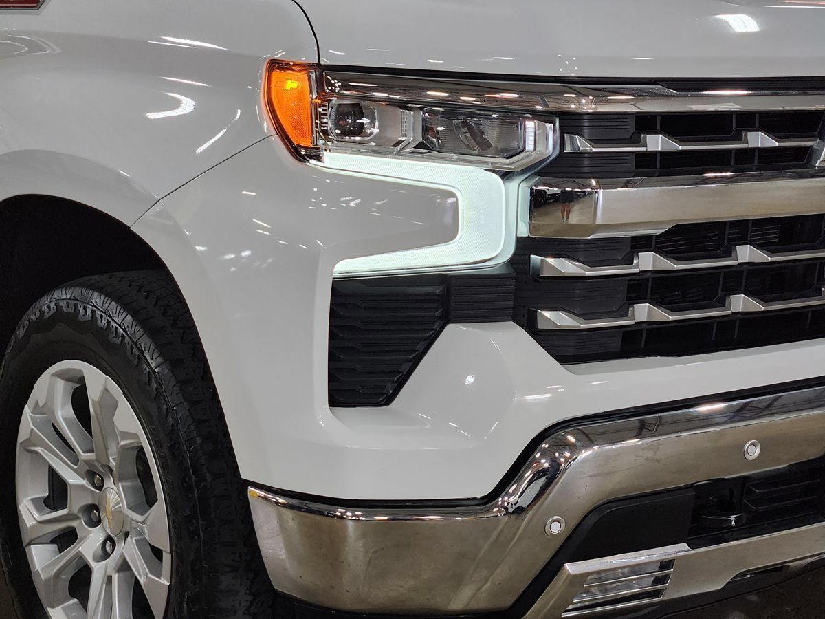 Used 2022 Chevrolet Silverado 1500 LTZ AWD/4WD image 13