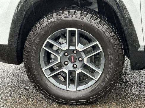 New 2026 GMC Terrain AT4 w/ Convenience Package III image 31