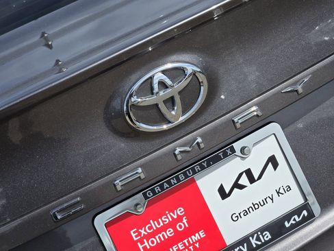 Used 2024 Toyota Camry XLE image 9