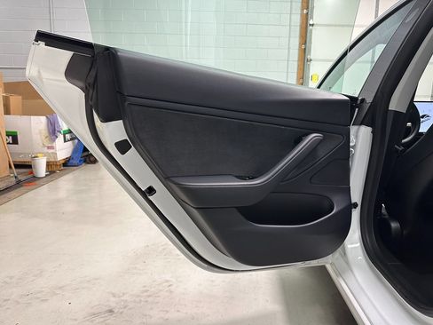Used 2020 Tesla Model 3 Long Range AWD/4WD image 18