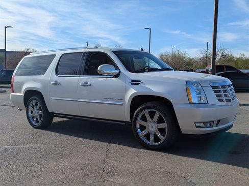 Used 2010 Cadillac Escalade ESV Premium image 9