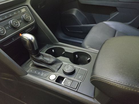 Used 2020 Volkswagen Atlas Cross Sport SE w/ Panoramic Sunroof Package AWD/4WD image 26
