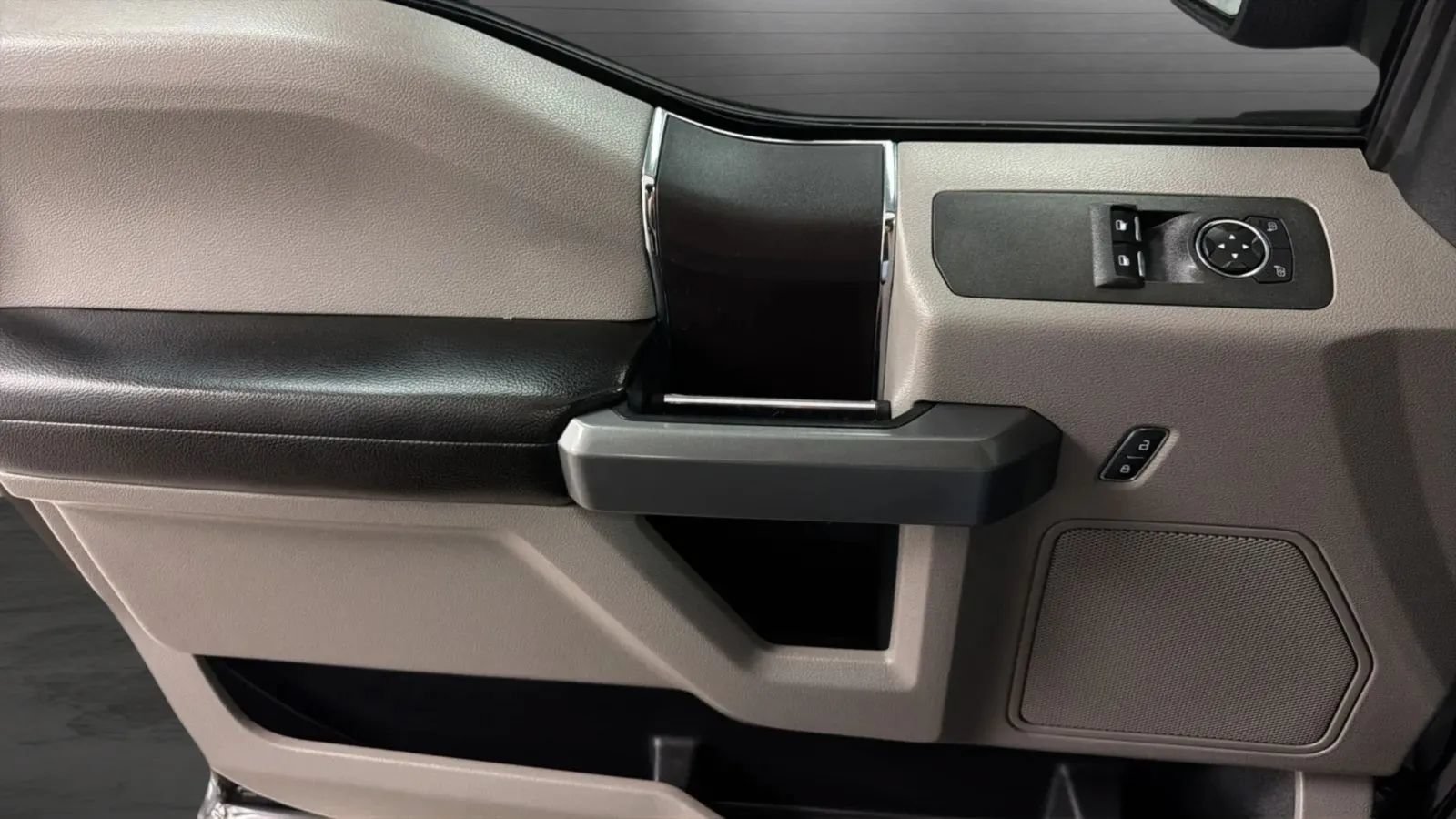 Used 2019 Ford F150 XLT w/ Equipment Group 301A Mid RWD image 16
