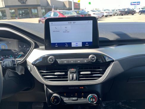 Used 2022 Ford Escape SE image 24
