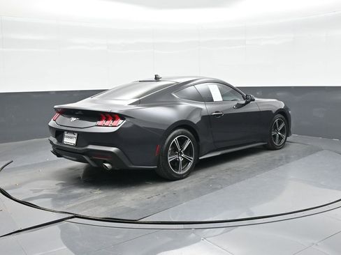 Used 2024 Ford Mustang Coupe image 4