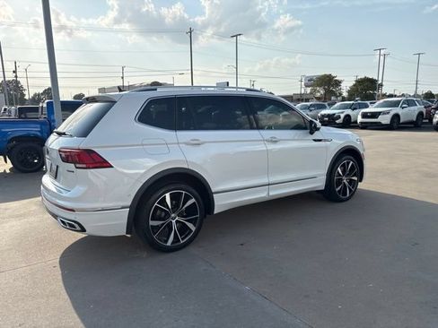 Used 2024 Volkswagen Tiguan SEL R-Line AWD/4WD image 3