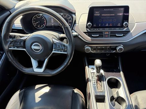 Used 2024 Nissan Altima 2.5 SR FWD image 10