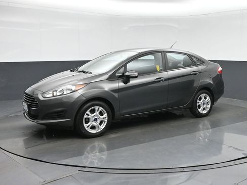Used 2016 Ford Fiesta SE FWD image 3