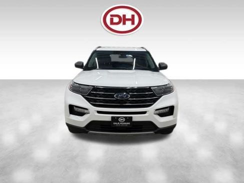 Used 2022 Ford Explorer XLT w/ Equipment Group 202A AWD/4WD image 13