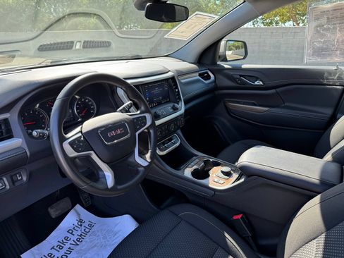 Used 2023 GMC Acadia SLE w/ Driver Convenience Package FWD image 11