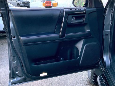 Used 2020 Toyota 4Runner TRD Off-Road Premium w/ Moonroof Package image 22