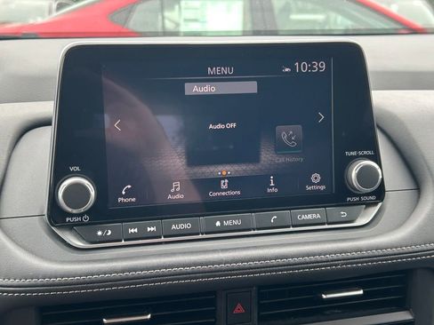 Used 2025 Nissan Rogue SV FWD image 27