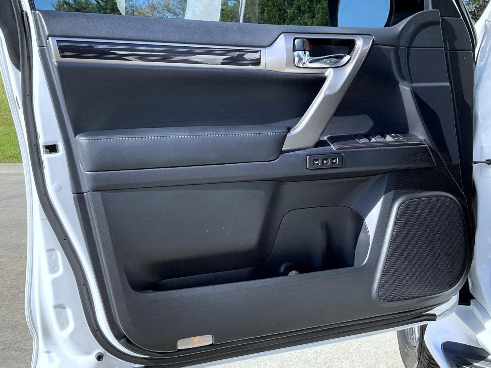 Used 2021 Lexus GX 460 Premium w/ Premium Package AWD/4WD image 11
