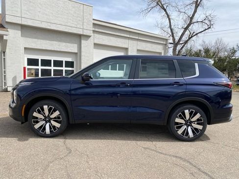 New 2026 Mitsubishi Outlander SE AWD/4WD image 2