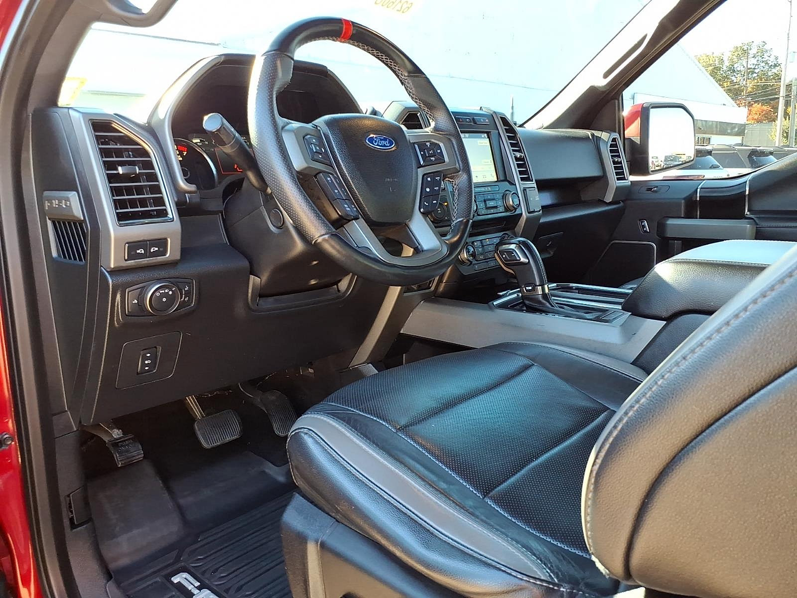 Used 2018 Ford F150 Raptor w/ Equipment Group 802A Luxury AWD/4WD image 13