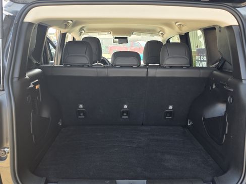 Used 2023 Jeep Renegade Trailhawk w/ Trailhawk Elite Group AWD/4WD image 9