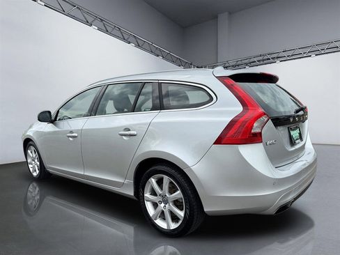 Used 2016 Volvo V60 T5 Premier AWD/4WD image 5