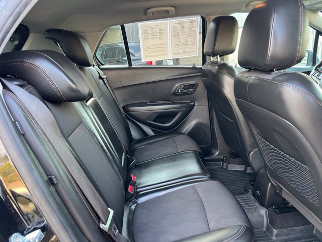 Used 2020 Chevrolet Trax LT w/ LT Convenience Package FWD image 13