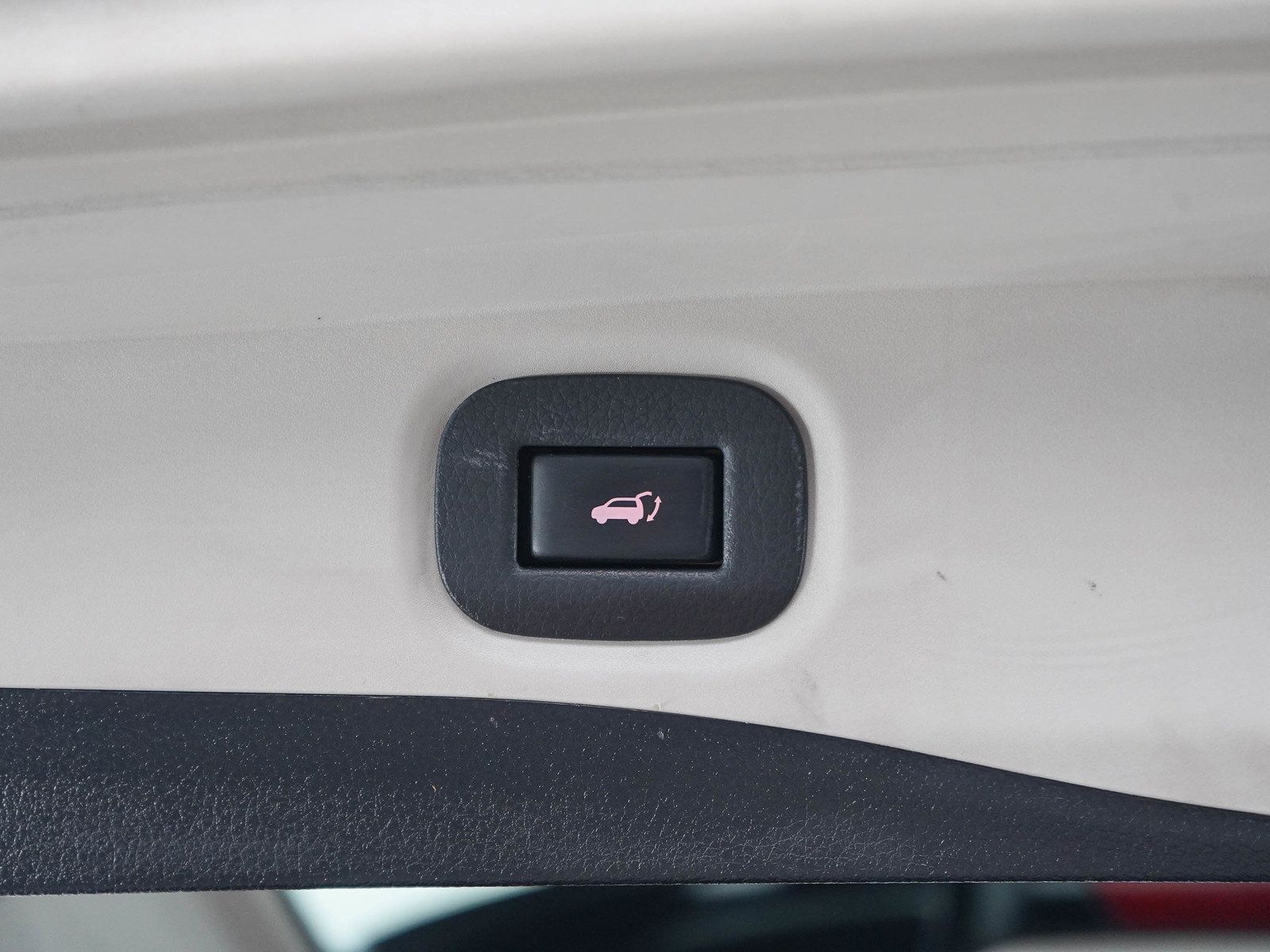 Used 2019 Nissan Rogue SV AWD/4WD image 17