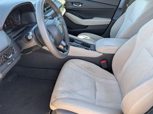 Used 2023 Honda Accord EX image 12