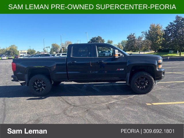 Used 2017 Chevrolet Silverado 2500 LT w/ Midnight Edition AWD/4WD image 3
