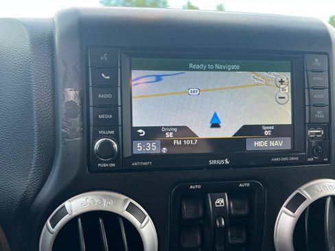 Used 2014 Jeep Wrangler Unlimited Sahara w/ Connectivity Group AWD/4WD image 23
