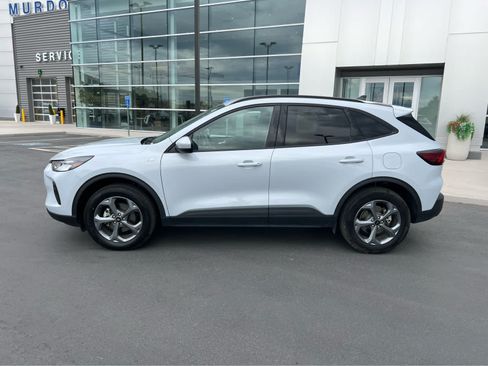 Used 2025 Ford Escape ST-Line Select AWD/4WD image 12