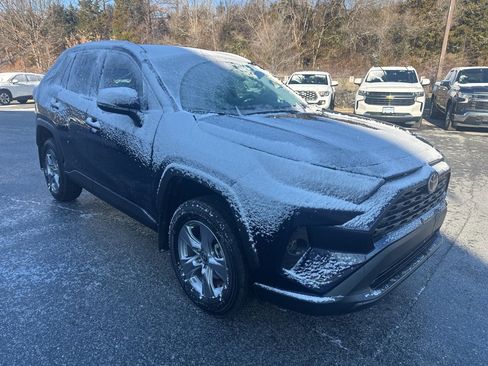 Used 2025 Toyota RAV4 XLE w/ Convenience Package image 3